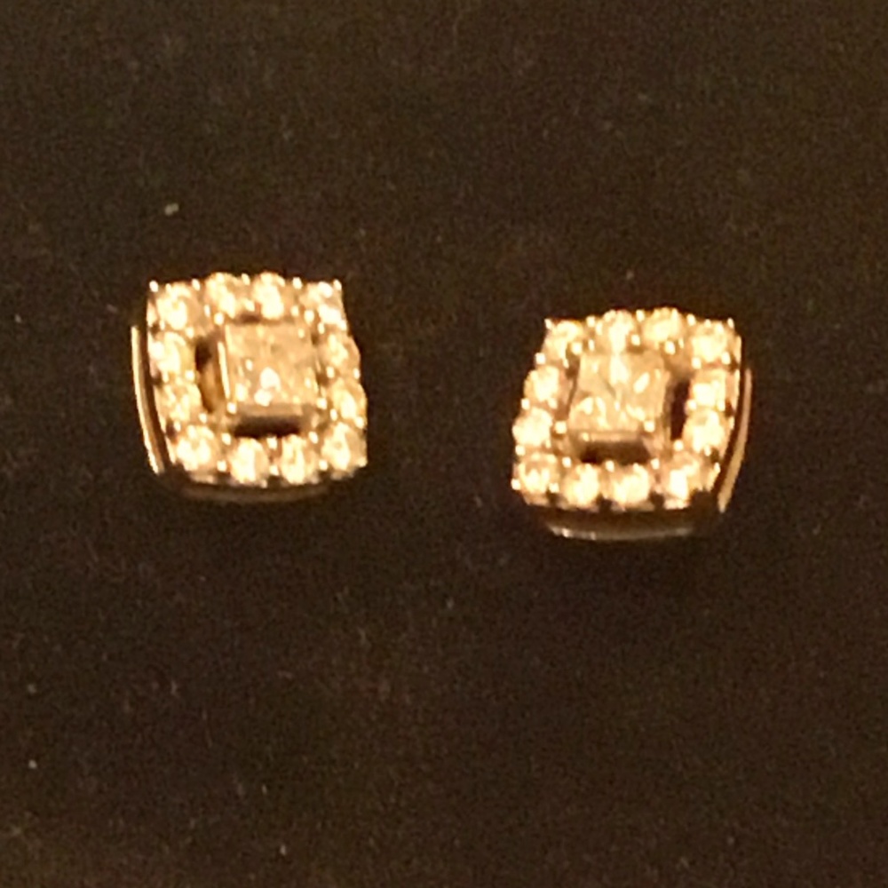 10k white gold diamond studs